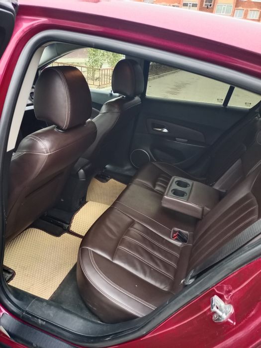 Шевроле Круз  1.8 автомат