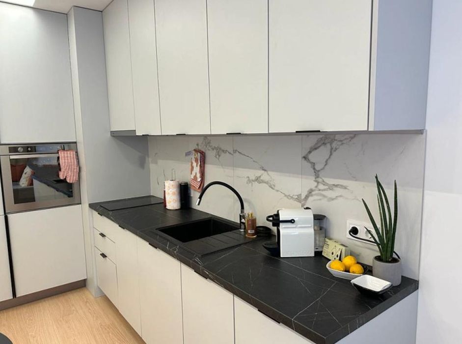 Дава се под наем Двустаен апартамент в София, Оборище - 69 кв.м за 660 € - Снимка #2