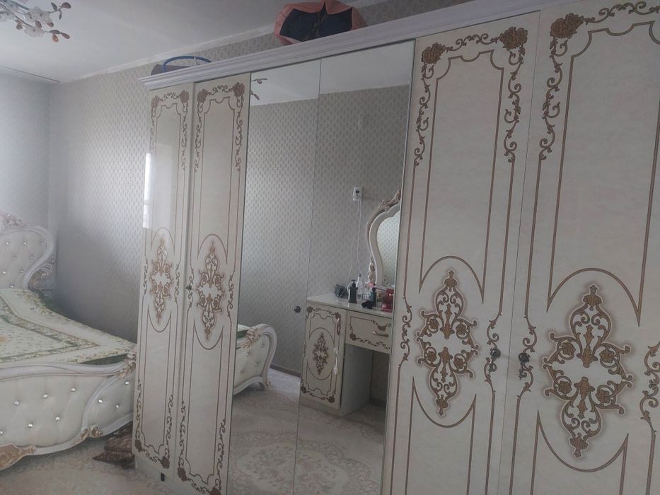 Спальный гарнитур