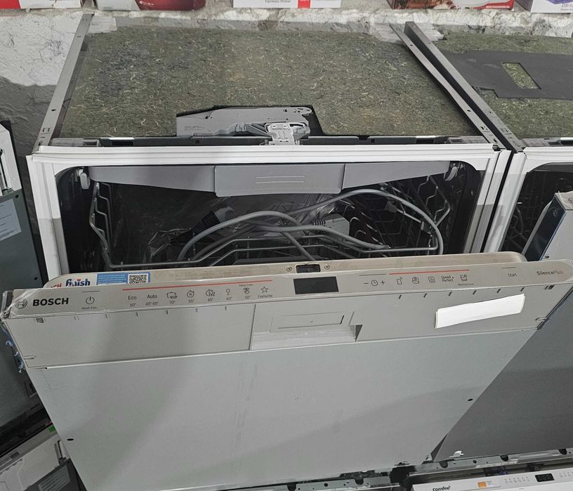 Bosch SMV6ECX93E е напълно вградена съдомиялна машина 60 см от серия Bosch Serie 6