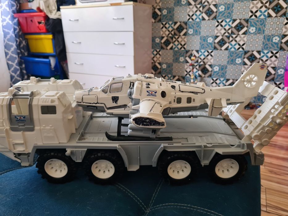 Игрушка камаз с самолетом