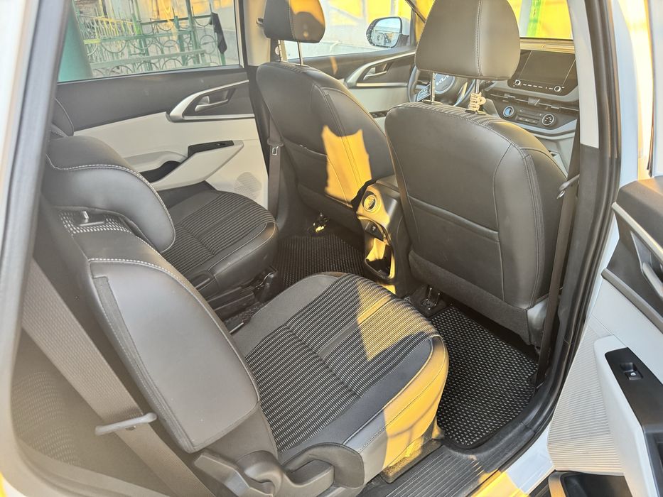 Киа Carens, 6 местный, 1 позиция