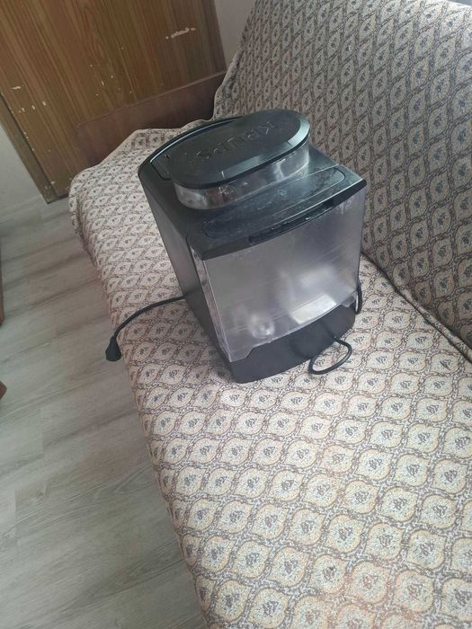 Автомат за кафе марка  Крупс.