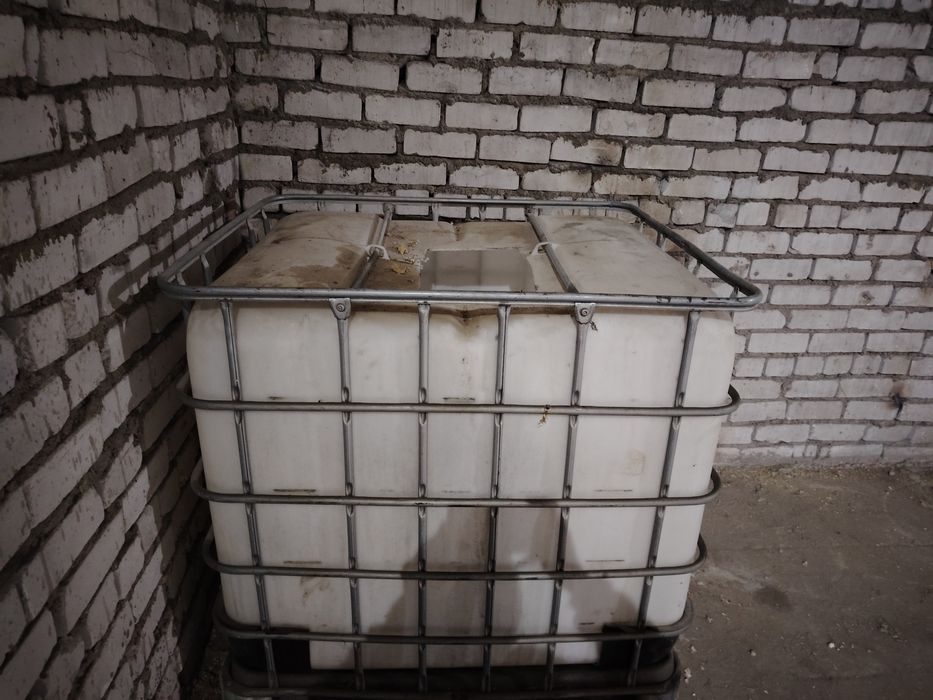 Пластиковая ёмкость (еврокуб)