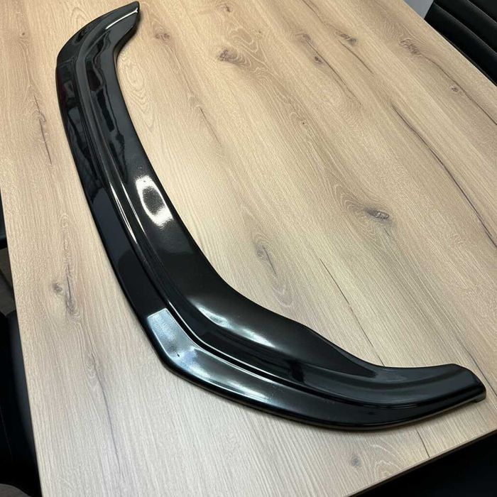 Spoiler fusta Lip bara fata VW Golf 7  negru lucios bara GTI