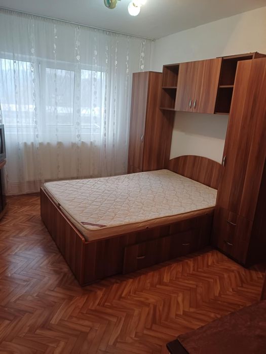 Vand apartament 2 camere Zona Industriala