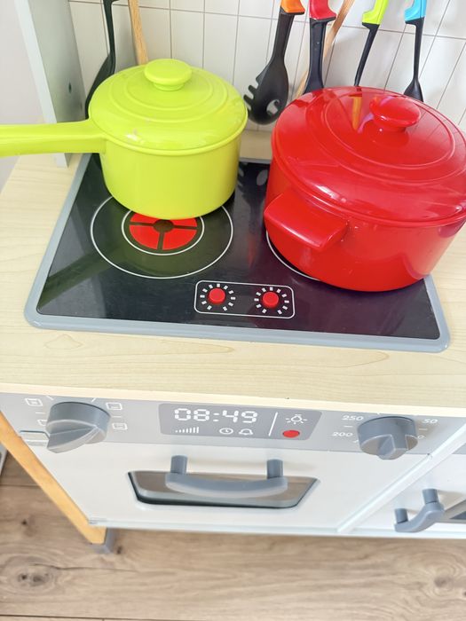 Детская деревянная кухня