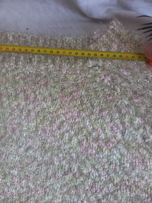 Pulover pufos cu fir strălucitor – mărime M/L