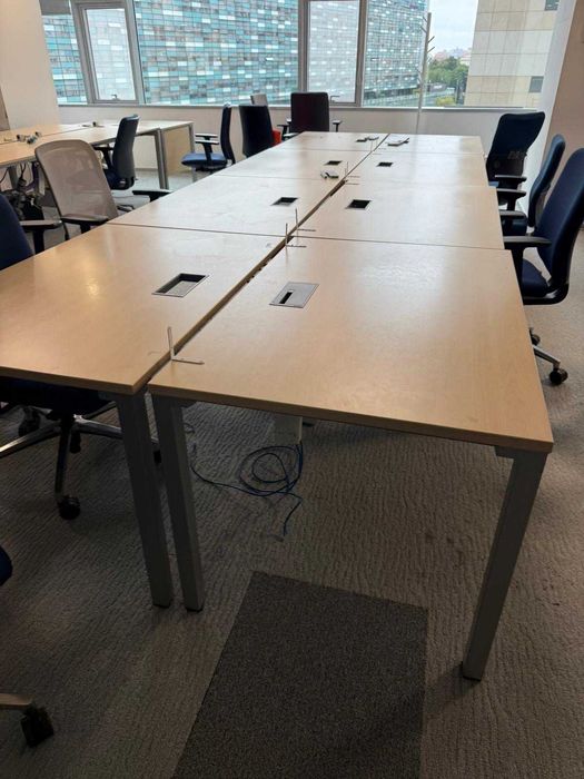 Birou SteelCase solid cu cadru metalic; Birou call center; Birouri SH STOC 100 BUCATI