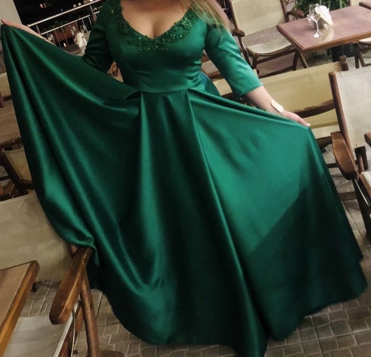 Rochie elegantă unicat, creată de designerul Georgiana Punkosti