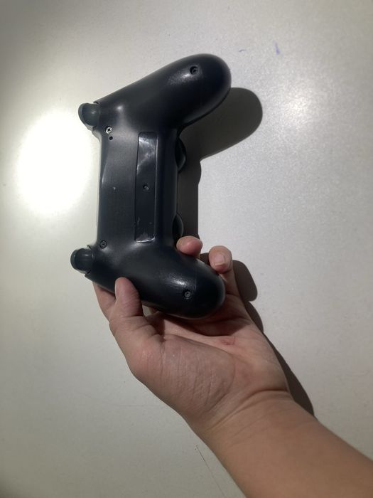 Playstation 4 с геймпадом