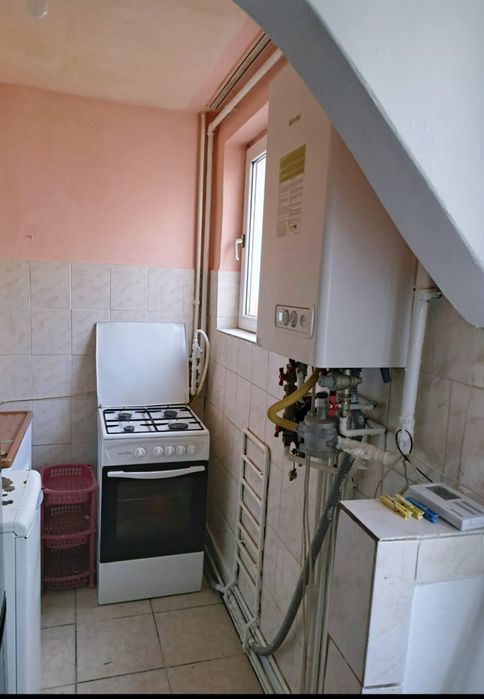 Vând apartament 2 camere etaj 1