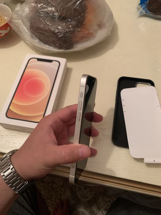 iPhone 12   белый    256гб