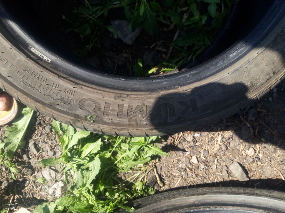 225-45 kumho r17
