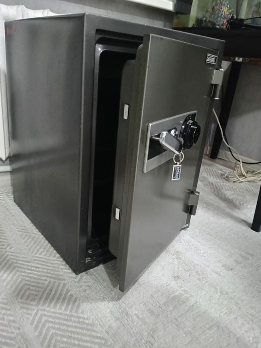 Продам сейф в отличном состоянии