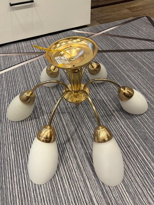 Продается люстра