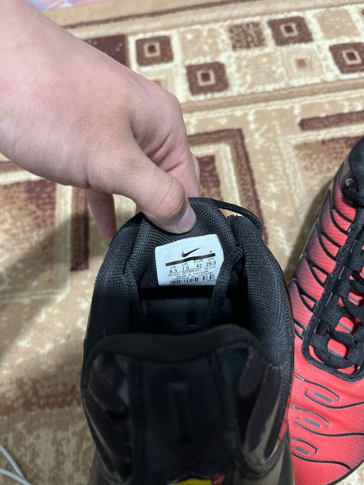 Продам кроссовки