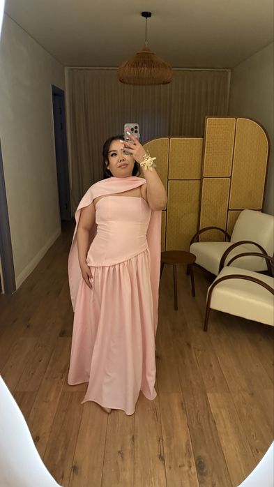 Продам платье розового цвета