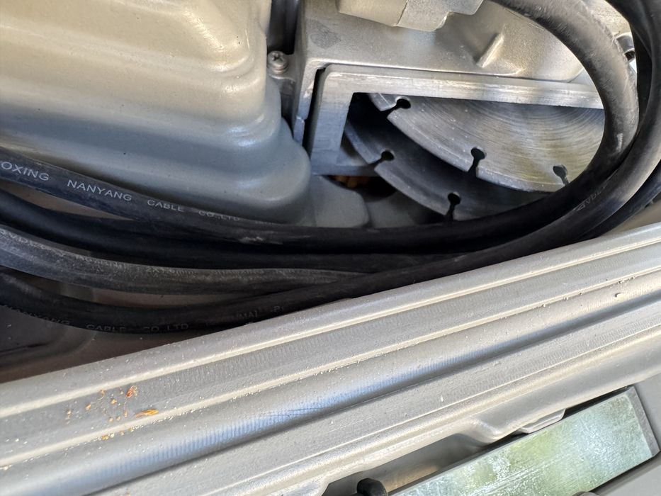 Masina de canelat / facut caneluri