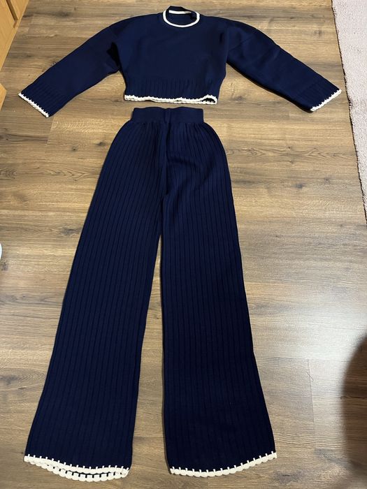 Комплект от две части