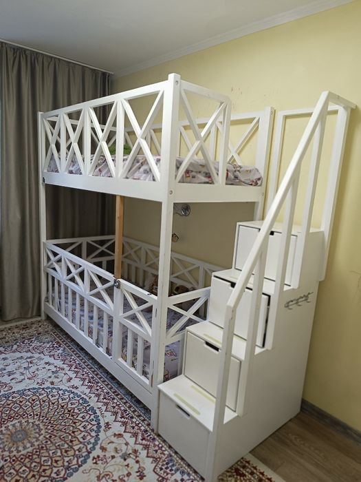 Двухъярусная кровать детская