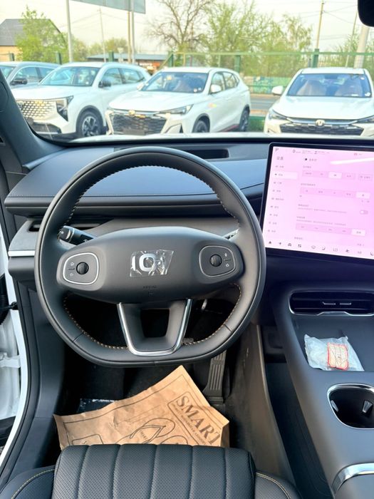 машина Changan Q07