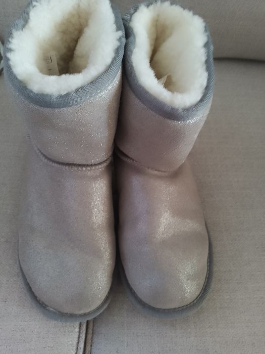 Cizme gen UGG -Cloud Nine Sheepskin din piele întoarsă