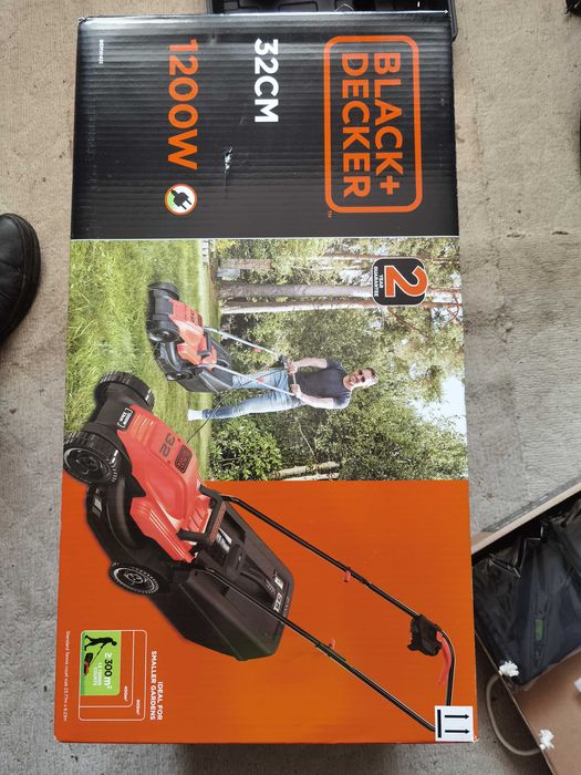 Чисто нова електрическа косачка Black & Decker 1200W / 32cm (Неотваряна)