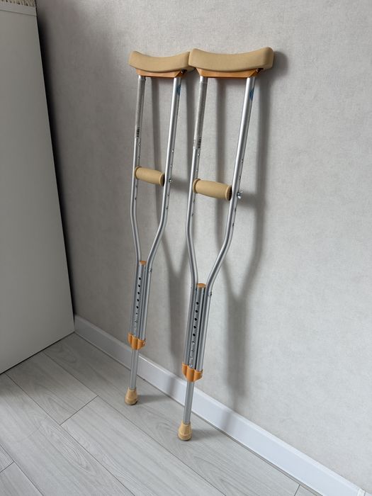 Костыли прочные