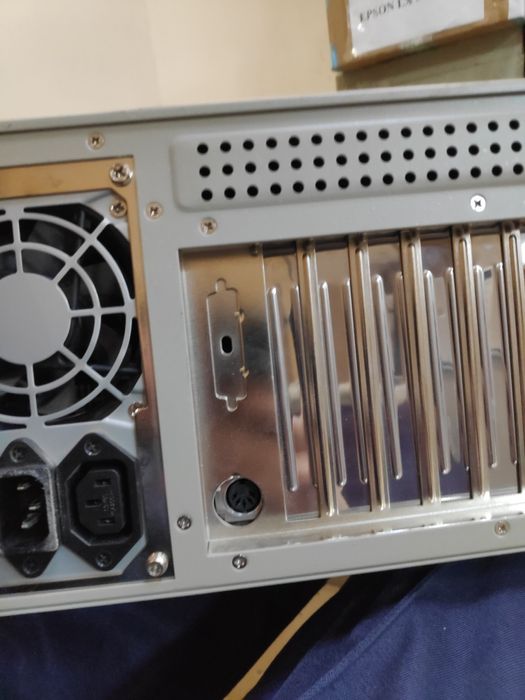 Промышленный компьютер IROBO-2000