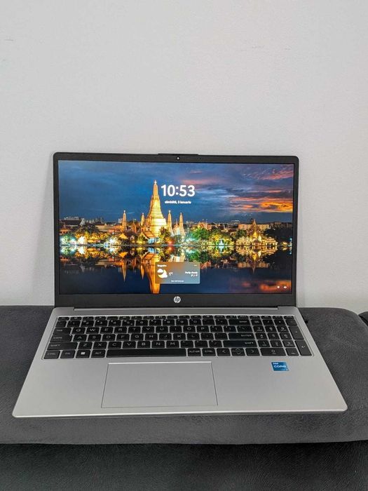 Laptop HP 250 Intel® Core™ i3-1315U pana la 4.50 GHz, 32 GB ram