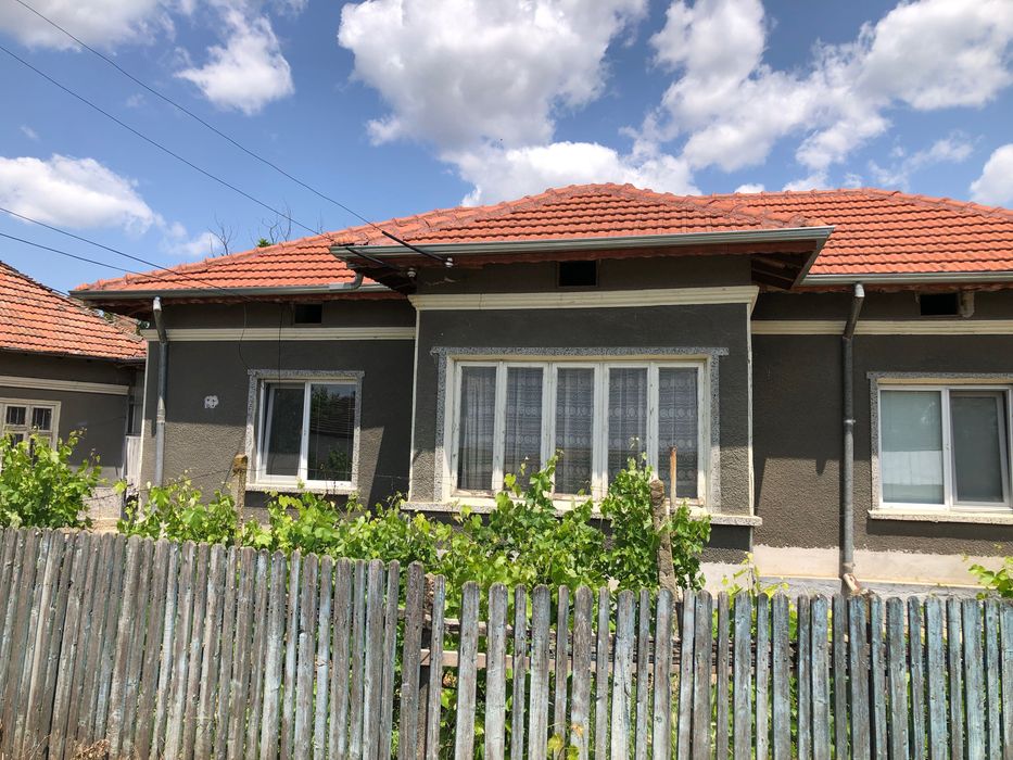 Продава се Къща в с. Добротица, Област Силистра - 200 кв.м за 102 €/кв.м - Снимка #4