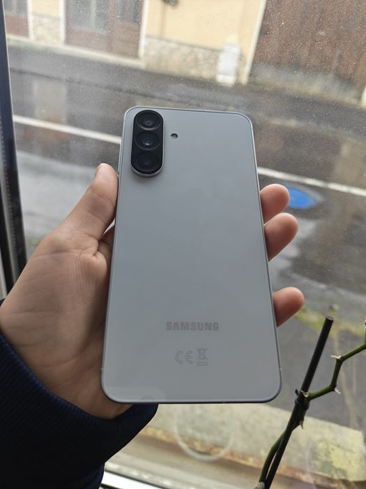 Vând Samsung A56