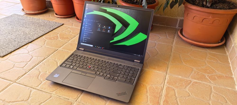 Laptop Lenovo P16 Gen 2---Intel i9 13980HX 24 Nuclee---32GB DDR5---SSD 2TB---Video RTX 4000 ADA 12GB_16"2.5K 165Hz // Editare Video/Foto + Gaming
