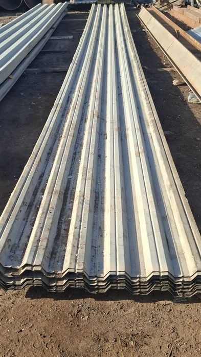 Profnastil sotiladi, holati ideal.