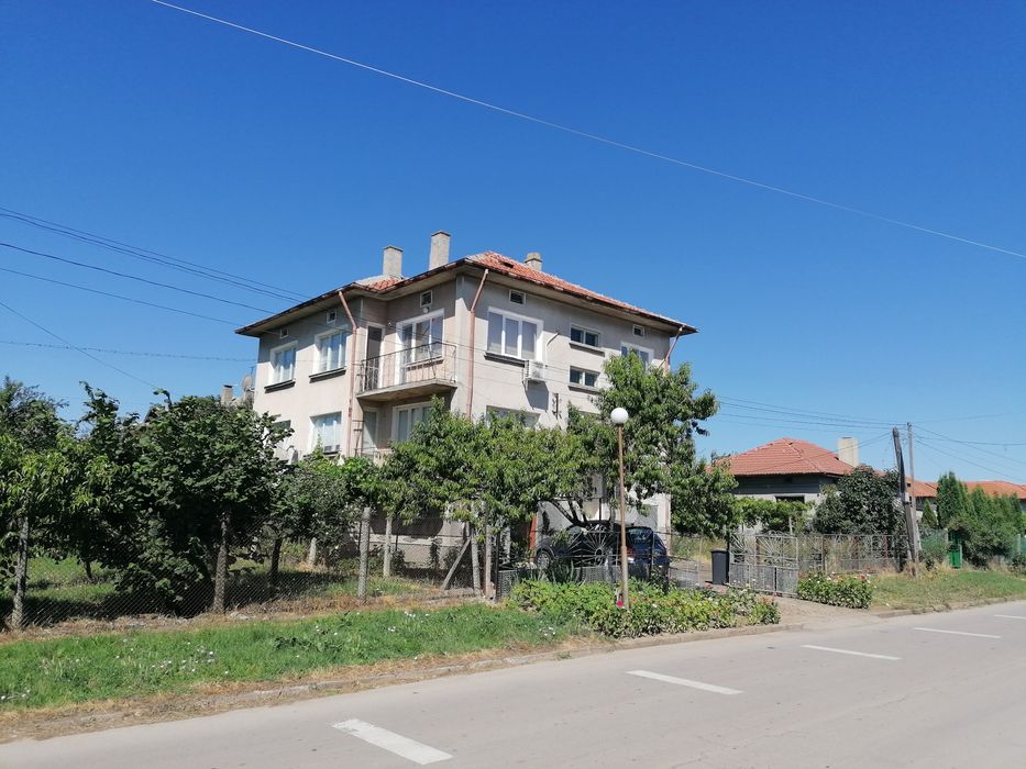 Продава се Етаж от къща в Генерал Тошево - 240 кв.м за 202 €/кв.м - Снимка #17
