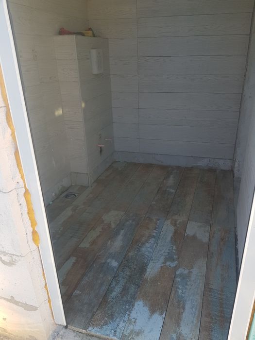 Майстор вътрешни ремонти- плочки, шпакловка, боядисване.