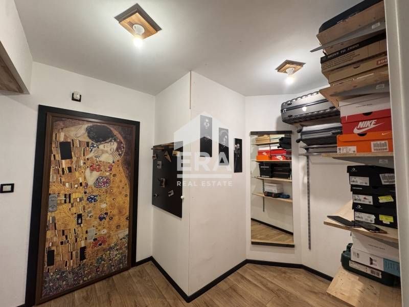 Тристаен обзаведен апартамент над парк Възраждане и бул. Трети март с