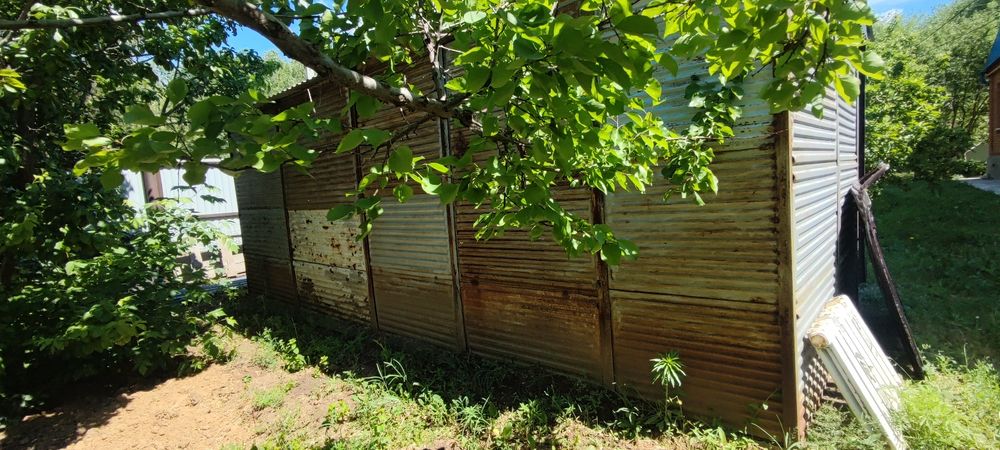 Продается самодельный гараж