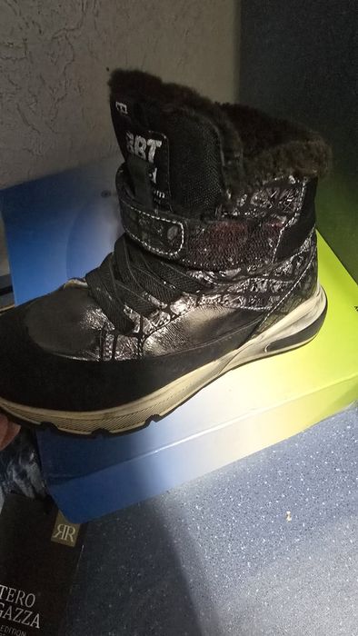 Зимние ботинки для девочки от фирмы BEBETOM