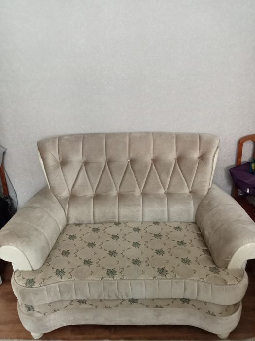 Диван и два кресла