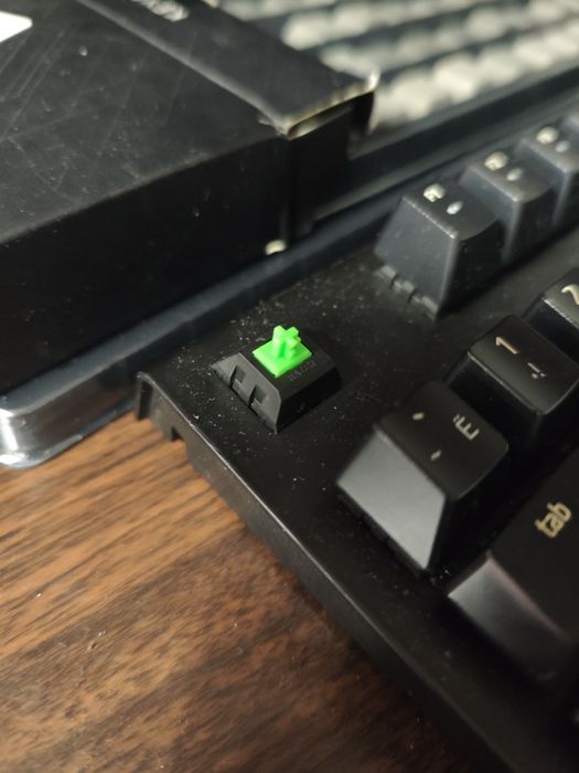 Клавиатура Razer с доп кейкапами