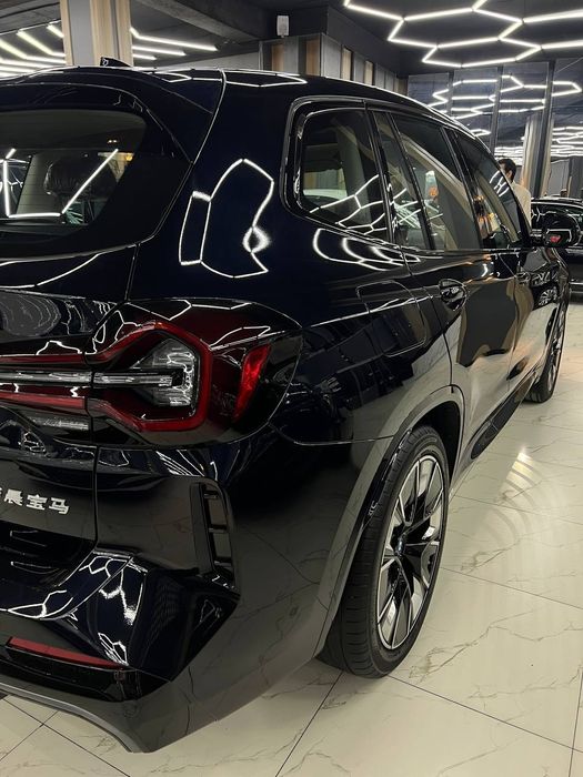 BMW ix3 full pozitsiya