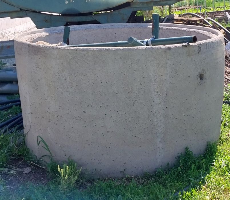 Продам канализационное кольцо.