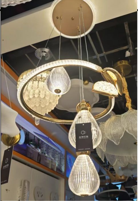 Lustre led din cristal modele elegante si moderne