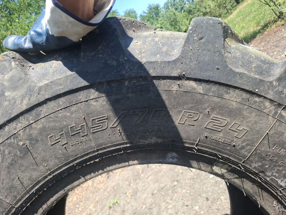 Vand 1 anvelopa tractor 445 70 24 mitas nu are taieturi sau defecte pret 300 lei