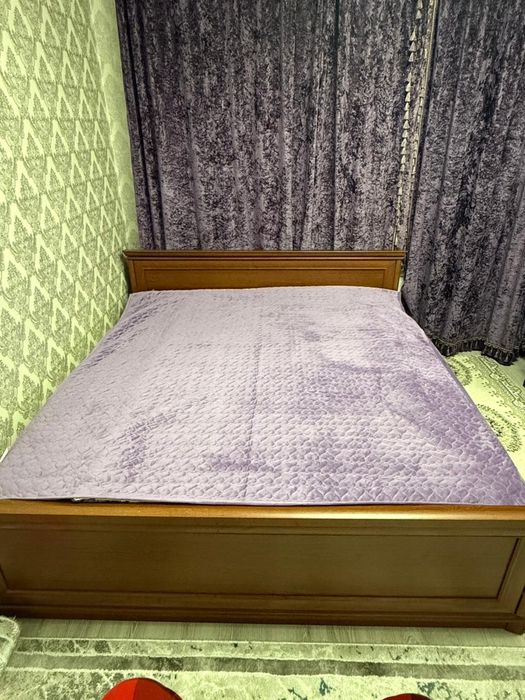 Двухспальная кровать б/у