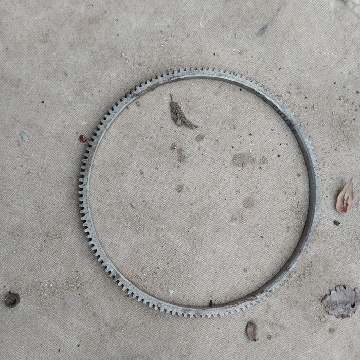 Продается запчасти на Ваз 2106