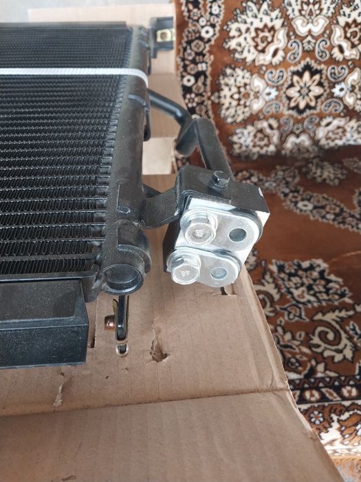 Продам радиатор кондёра бмв е34