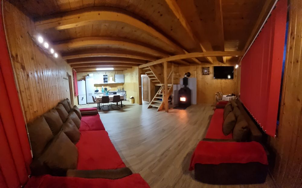 Cabana de inchiriat in Cheile Valisoarei !!! Libera de Revelion  !!!